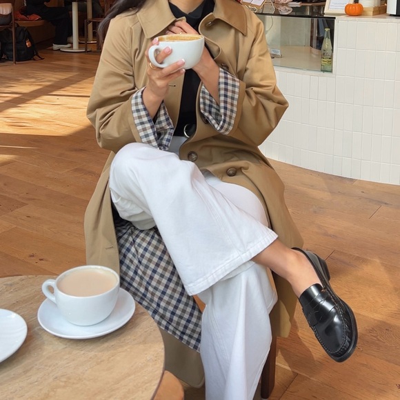 High Rise White Jeans - Picture 2 of 6